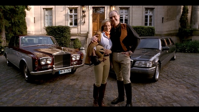 Video Reference: Land vehicle, Vehicle, Car, Classic car, Luxury vehicle, Sedan, Classic, Rolls-royce silver shadow, Rolls-royce, Rolls-royce silver seraph