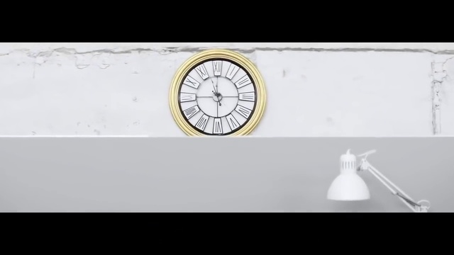 Video Reference: Clock, Font, Rectangle, Material property, Measuring instrument, Circle, Gas, Number, Fashion accessory, Art