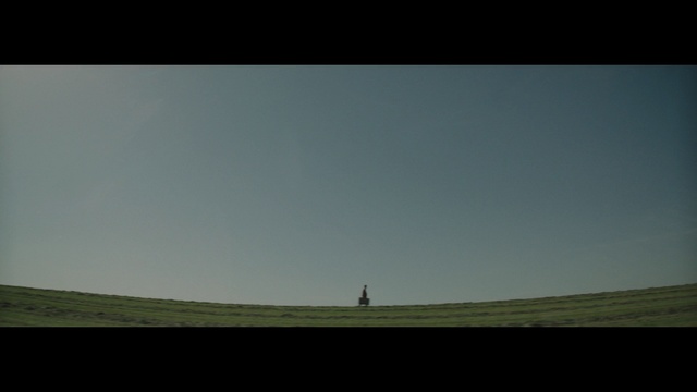 Video Reference: sky, horizon, grassland, ecosystem, green, atmosphere, cloud, field, plain, prairie