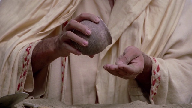 Video Reference: Hand, Finger, Stone carving, Carving, Gesture