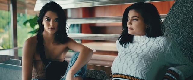 Video Reference: Beauty, Photo shoot, Black hair, Photography, Model, Long hair, Gesture