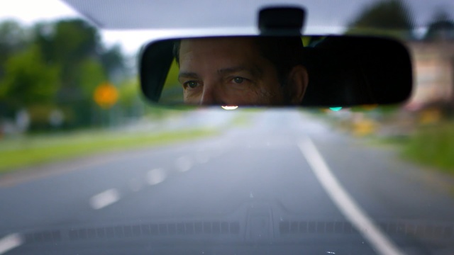 Video Reference: Rear-view mirror, Automotive mirror, Windshield, Mode of transport, Auto part, Driving, Road, Automotive window part, Infrastructure, Glass