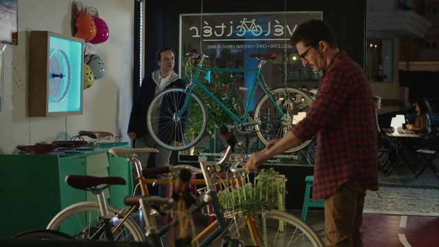 Video Reference: Bicycle wheel, Bicycle, Vehicle, Bicycle part, Bicycle frame, Spoke, Bicycle tire, Bicycle accessory, Bicycle fork, Bicycle saddle