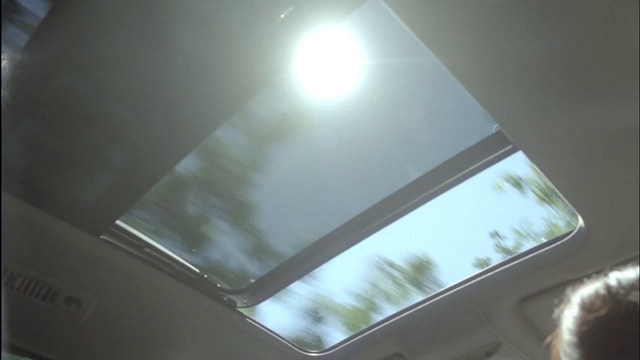 Video Reference: Ceiling, White, Lighting, Light, Daylighting, Daytime, Light fixture, Window, Room, Architecture