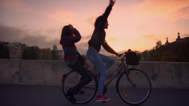 Video Reference: Bicycle, Cycling, Vehicle, Mode of transport, Sky, Recreation, Sports equipment, Photography, Fun, Cycle sport