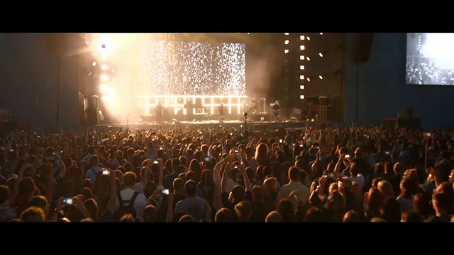 Video Reference: Performance, Crowd, Entertainment, Rock concert, Concert, Audience, People, Event, Performing arts, Public event