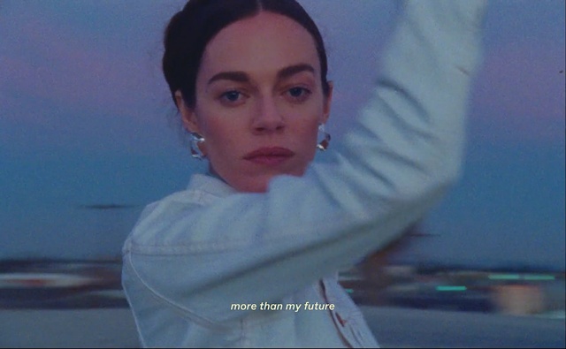 Video Reference: Face, Forehead, Sky, Jaw, Smile, Person