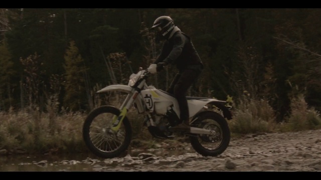 Video Reference: Tire, Wheel, Motocross, Plant, Vehicle, Automotive tire, Off-road racing, Enduro, Dirt track racing, Motorcycle