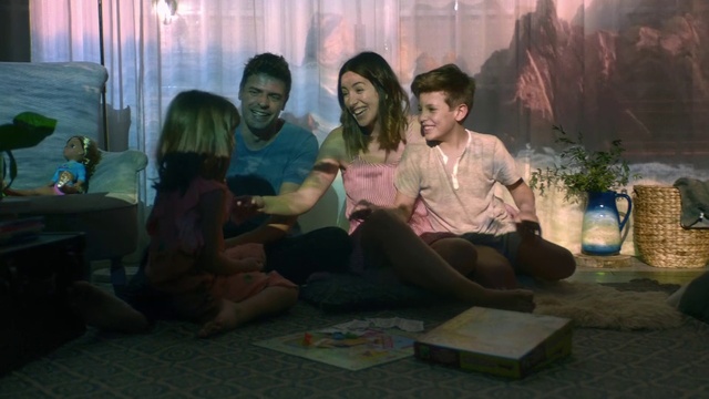 Video Reference: People, Social group, Sitting, Fun, Snapshot, Youth, Friendship, Human, Adaptation, Conversation