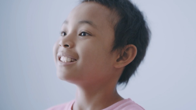 Video Reference: Face, Hair, Nose, Skin, Cheek, Chin, Facial expression, Head, Forehead, Lip, Person