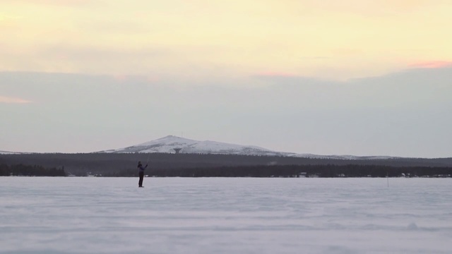 Video Reference: Sky, Water, Atmospheric phenomenon, Horizon, Calm, Lake, Sea, Winter, Cloud, Loch