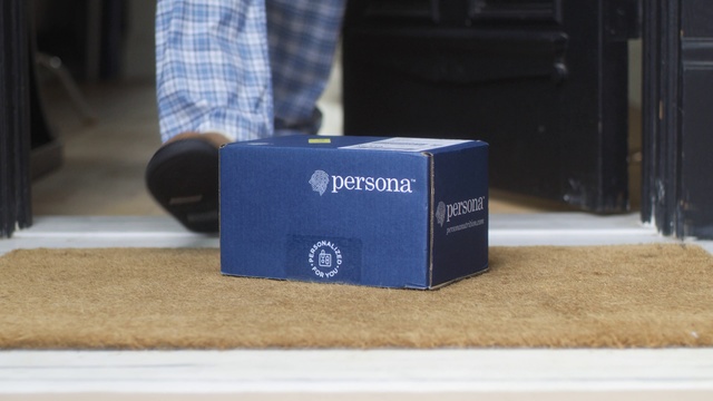 Video Reference: Product, Box, Technology, Footwear, Shoe, Electronics, Audio equipment, Carton, Brand