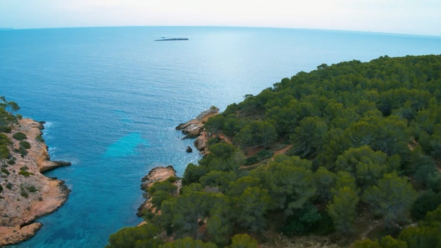 Video Reference: Body of water, Coast, Coastal and oceanic landforms, Headland, Promontory, Sea, Natural landscape, Bay, Bight, Nature reserve