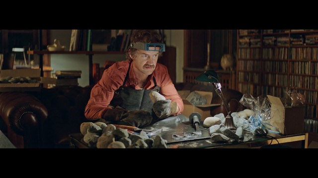 Video Reference: screenshot, human behavior
