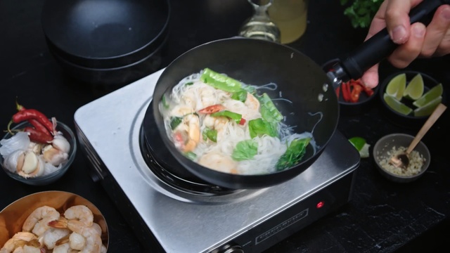 Video Reference: dish, cuisine, food, cookware and bakeware, wok, meal, cooking, asian food, lunch, chinese food