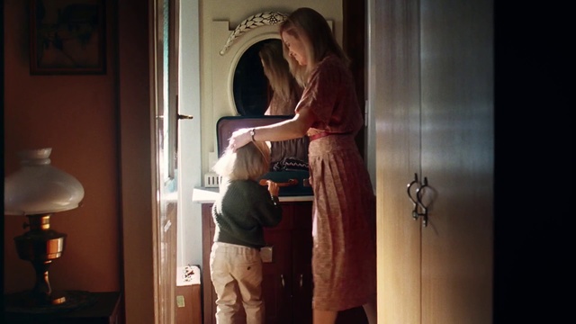 Video Reference: Room, Shoulder, Interaction, Romance, Photography, Long hair, Door, Window, Hug, Abdomen