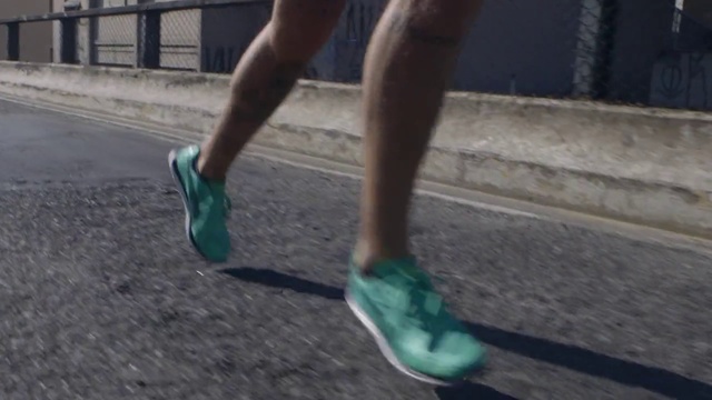 Video Reference: Human leg, Leg, Footwear, Green, Calf, Shoe, Thigh, Snapshot, Running, Ankle, Person