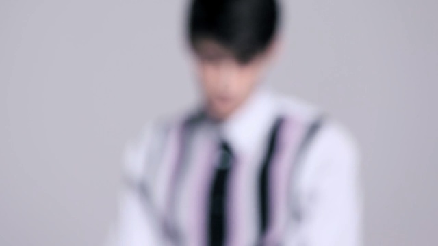 Video Reference: White, Shoulder, Neck, Outerwear, Sleeve, Shirt, Joint, Formal wear, White-collar worker, Dress shirt