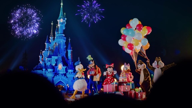 Video Reference: Walt disney world, Amusement park, Lighting, Event, Recreation, Performance, Fête, Fireworks, World, Park, Person