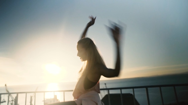 Video Reference: Sky, Light, Backlighting, Arm, Sunlight, Morning, Shoulder, Photography, Fun, Hand