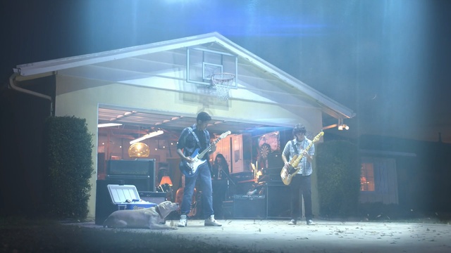 Video Reference: Stage, Performance, Sky, Performance art, Concert, Night, Performing arts, House, Musician