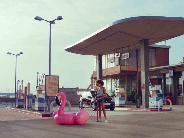 Video Reference: Pink, Vacation, Architecture, Building, Leisure, Square, City, Metal, Tourism, Street