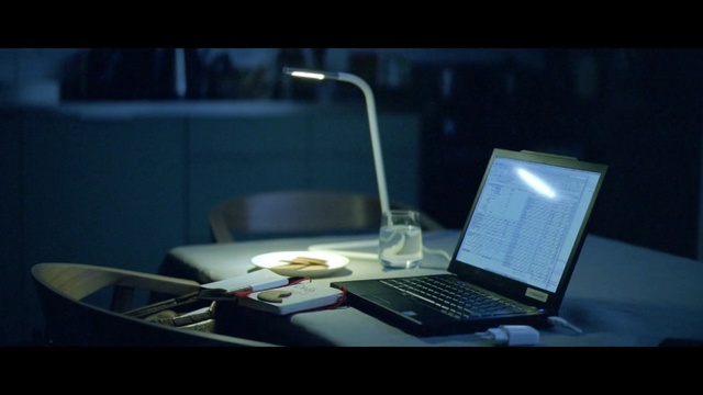 Video Reference: Laptop, Personal computer, Light, Lighting, Desk, Netbook, Technology, Computer monitor, Gadget, Electronic device