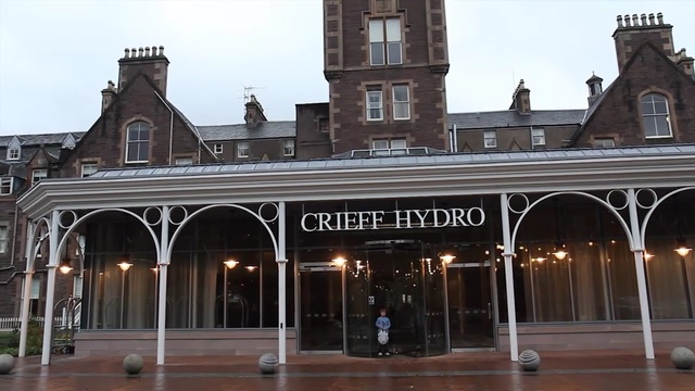 Video Reference: building, facade, city, window, arch, Person