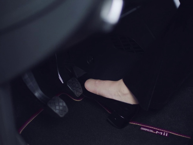 Video Reference: Black, Light, Automotive design, Vehicle door, Material property, Hand, Font, Bumper, Auto part, Automotive lighting