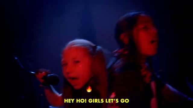 Video Reference: Microphone, Musician, Music, Music artist, Performing arts, Artist, Entertainment, Singing, Electric blue, Pop music