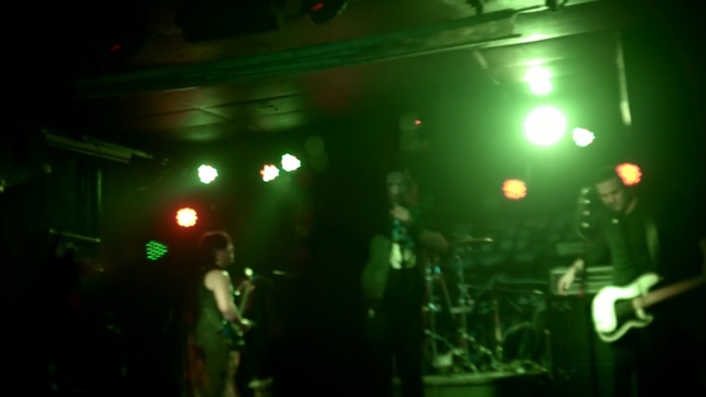 Video Reference: Performance, Entertainment, Green, Rock concert, Performing arts, Concert, Event, Music, Public event, Music venue, Person