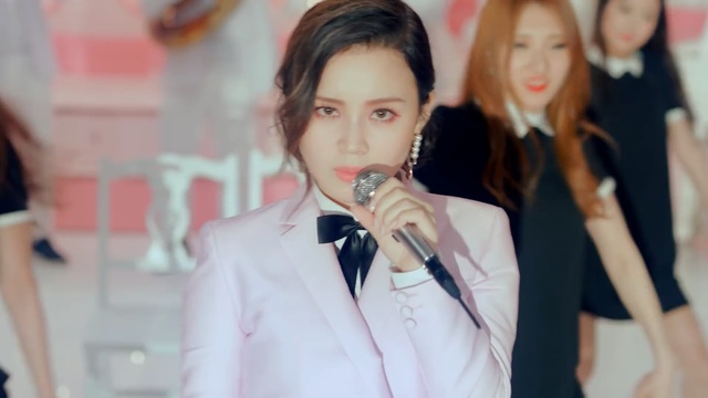 Video Reference: beauty, girl, fashion, hairstyle, product, long hair, lip, Person