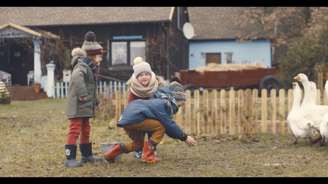 Video Reference: Snapshot, Child, Fun, Photography, Play, Games, Person