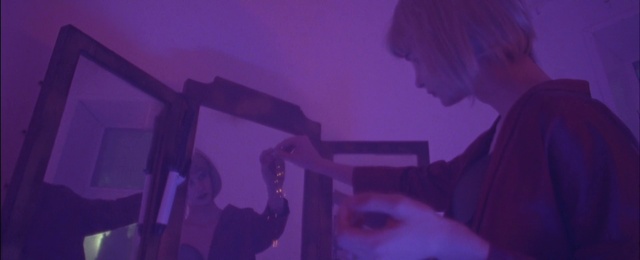 Video Reference: Purple, Violet, Entertainment, Fun, Magenta, Music, Musician, Event, Performing arts, Electric blue