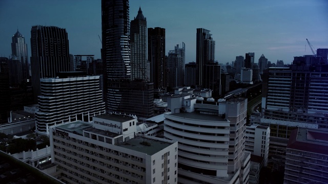 Video Reference: Metropolis, Metropolitan area, City, Cityscape, Urban area, Skyscraper, Tower block, Human settlement, Daytime, Downtown