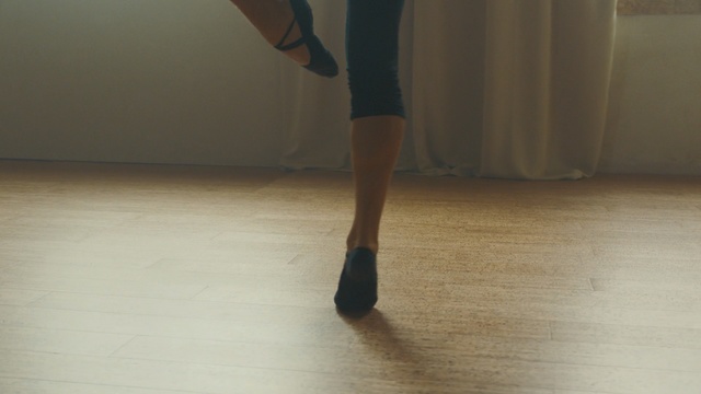 Video Reference: Floor, Leg, Human leg, Footwear, Flooring, Ankle, Joint, Hardwood, Knee, Shoe