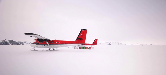 Video Reference: Airplane, Aircraft, Aviation, Vehicle, Red, Flight, Aerospace engineering, General aviation, Light aircraft, Flap