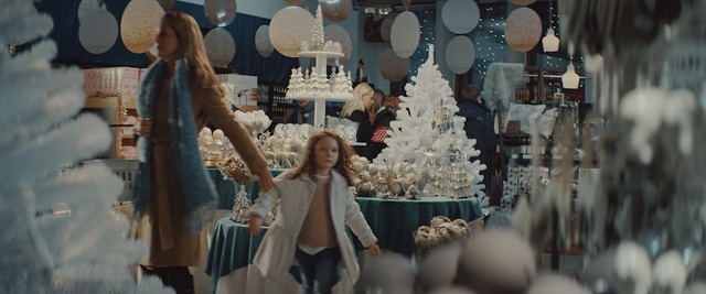 Video Reference: Display window, Fashion, Shopping, Boutique, Display case, Interior design, Haute couture, Mannequin, Person