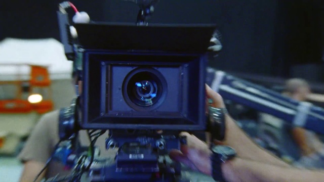 Video Reference: Camera, Cameras & optics, Digital camera, Camera accessory, Photography, Reflex camera, Film camera, Single-lens reflex camera, Room, Lens