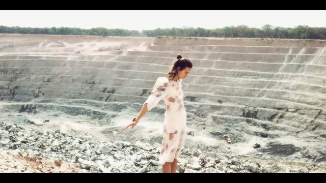 Video Reference: geological phenomenon, water resources, girl, fault, landscape