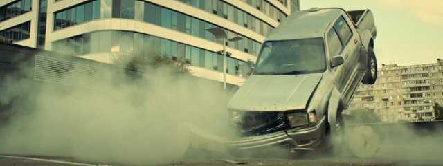 Video Reference: Land vehicle, Vehicle, Car, Mode of transport, Automotive window part, Minivan, Sport utility vehicle, Windshield, Glass, Road