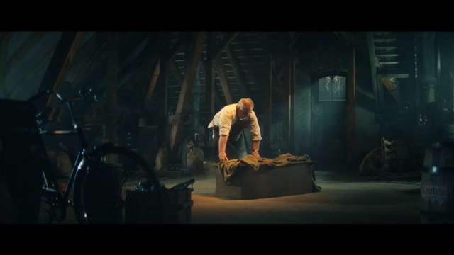 Video Reference: Performance, Scene, Performing arts, Screenshot, Performance art, Digital compositing, Darkness, Stage, Art