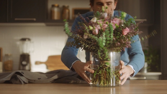 Video Reference: Floristry, Flower Arranging, Floral design, Flower, Plant, Bouquet, Cut flowers, Art