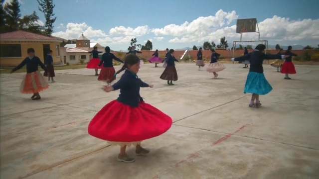 Video Reference: performing arts, entertainment, dance, event, tradition, folk dance, fun, choreography, recreation, performance, Person