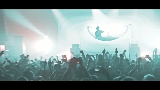 Video Reference: crowd, atmosphere, stage, computer wallpaper, event, sky, concert, rock concert, fun, screenshot, Person