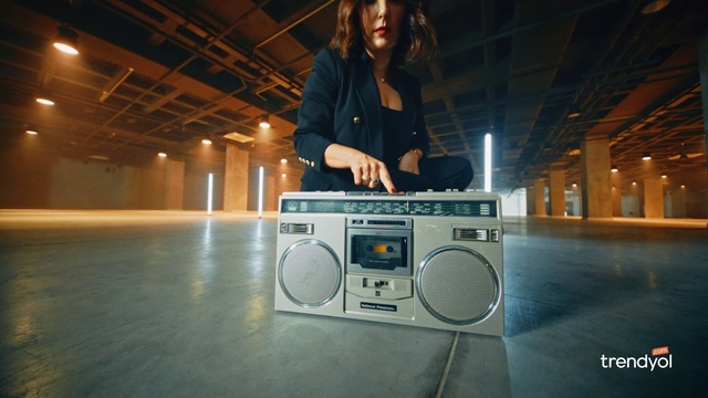 Video Reference: Boombox, Electronics, Portable media player, Technology, Electronic device, Media player, Electronic instrument, Cassette deck, Music, Radio
