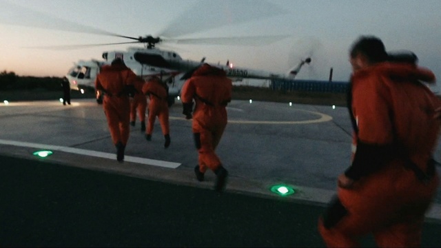Video Reference: Helicopter, Rotorcraft, Vehicle, Aircraft, Helicopter rotor