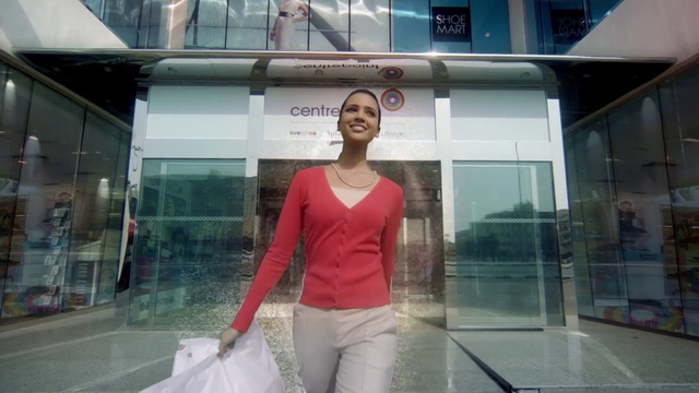 Video Reference: Shoulder, Snapshot, Joint, Glass, Photography, Window, Transparent material, Trunk