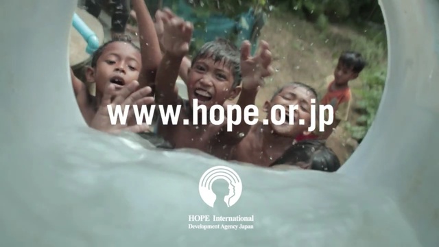 Video Reference: fun, water, leisure, photo caption, organism, recreation, vacation, world, happiness, friendship, Person