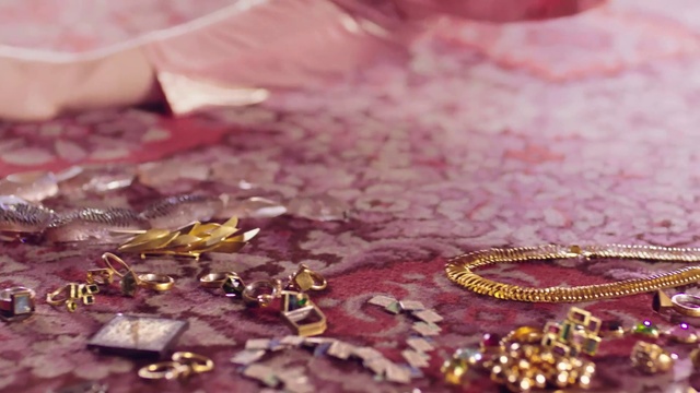 Video Reference: Pink, Purple, Violet, Macro photography, Close-up, Magenta, Petal, Fashion accessory, Jewellery, Photography